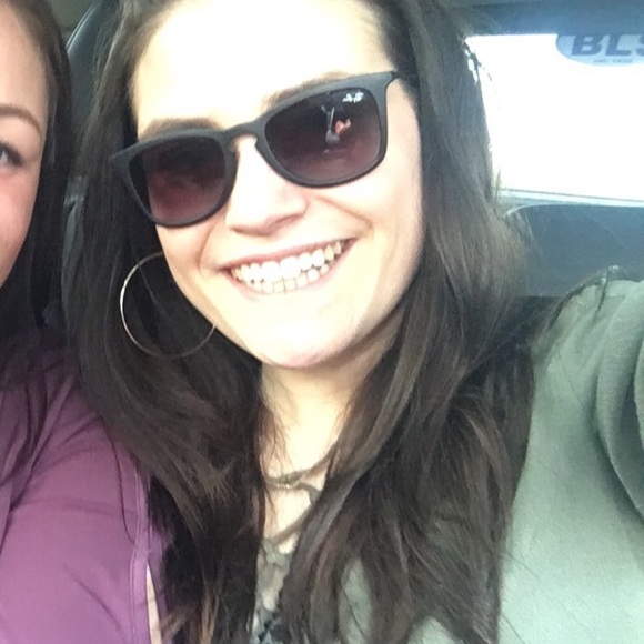 Meet your Posher, Jackie - Picture 1 of 1